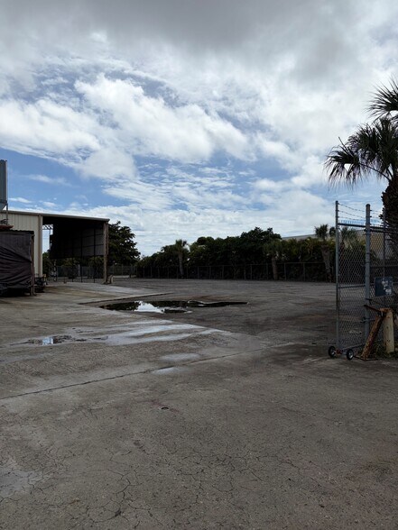 More Photos Of 8365 Garden Rd, West Palm Beach Land For Lease