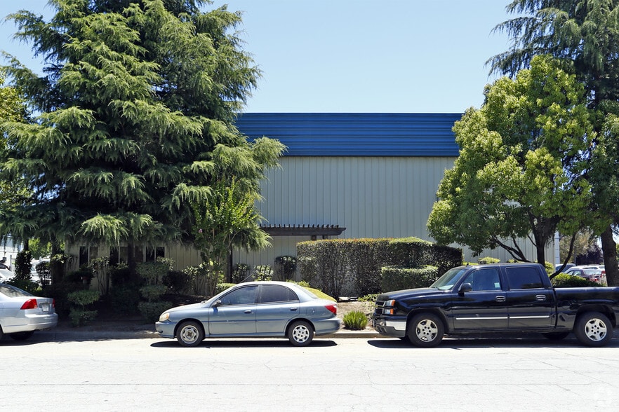 More Photos Of 450 Mayock Rd, Gilroy Distribution For Lease