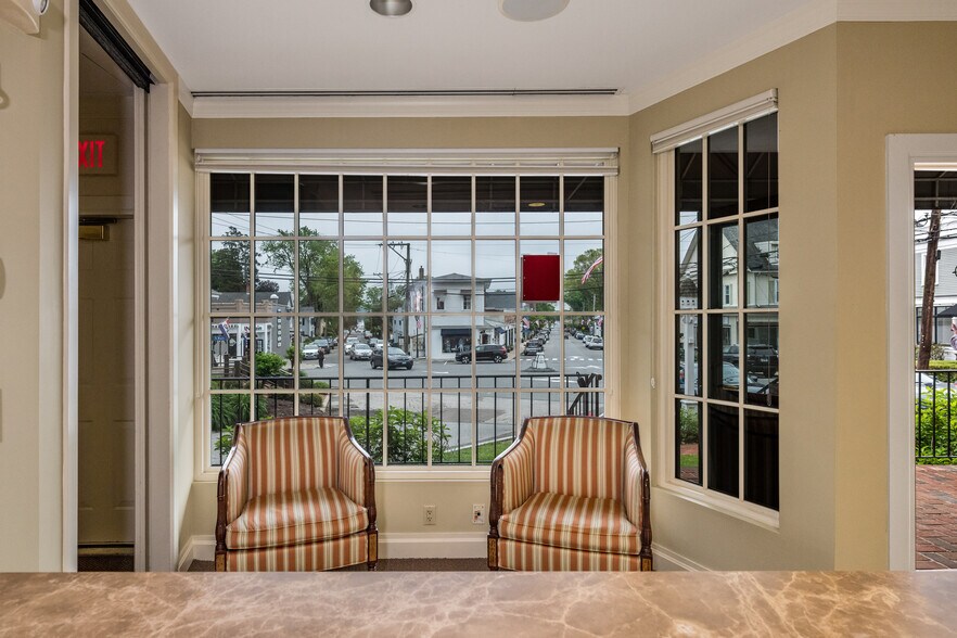 More Photos Of 3 Essex Sq, Essex Office Residential For Sale