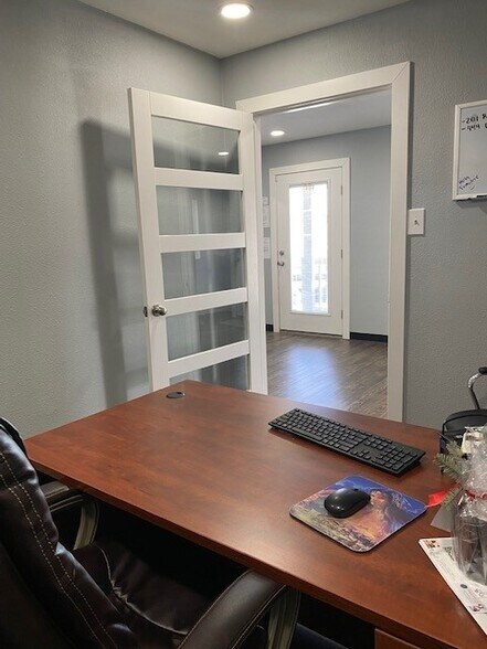 More Photos Of 400 Chisholm Valley Dr, Round Rock Unknown For Lease