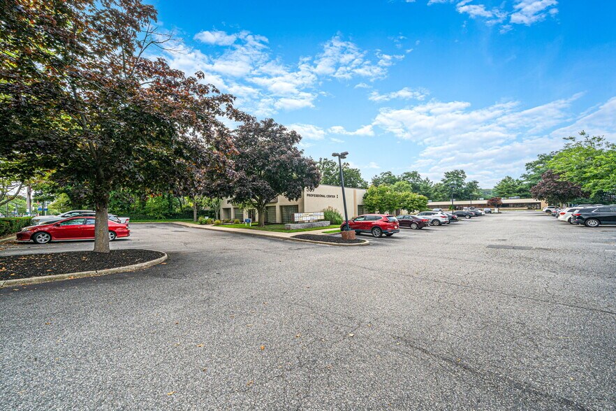 More Photos Of 369 E Main St, East Islip Medical For Sale