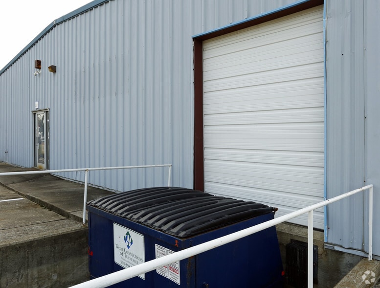 More Photos Of 5071 Wilfong Rd, Memphis Warehouse For Sale