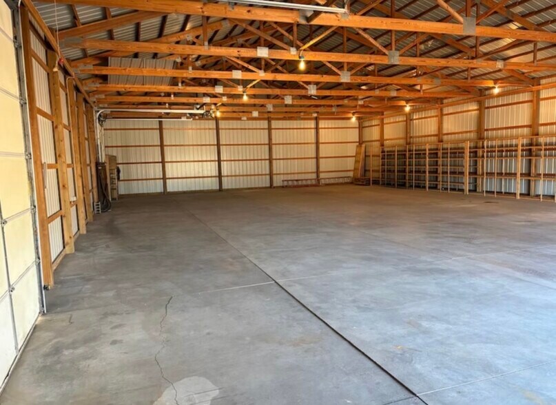 More Photos Of 1305 1st st, Ogallala Flex For Lease