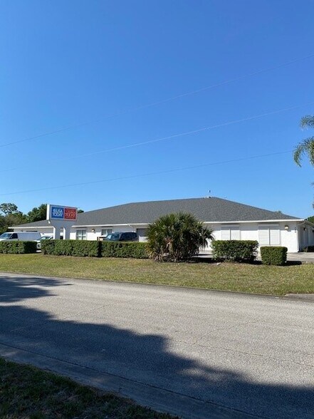 More Photos Of 240 SE Interstate Ct, Palm Bay Warehouse For Sale