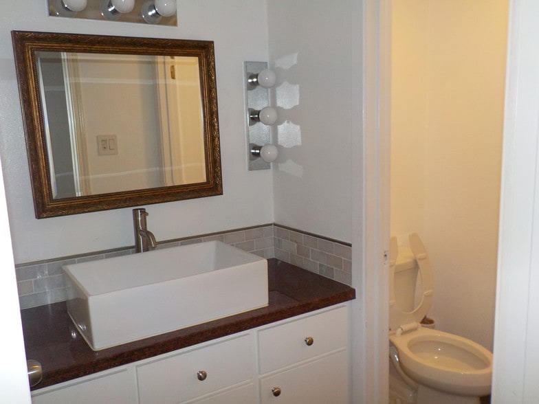 More Photos Of 3700 N 10th St, McAllen Office For Lease