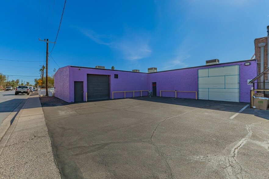 More Photos Of 2533 N 16th St, Phoenix Showroom For Sale