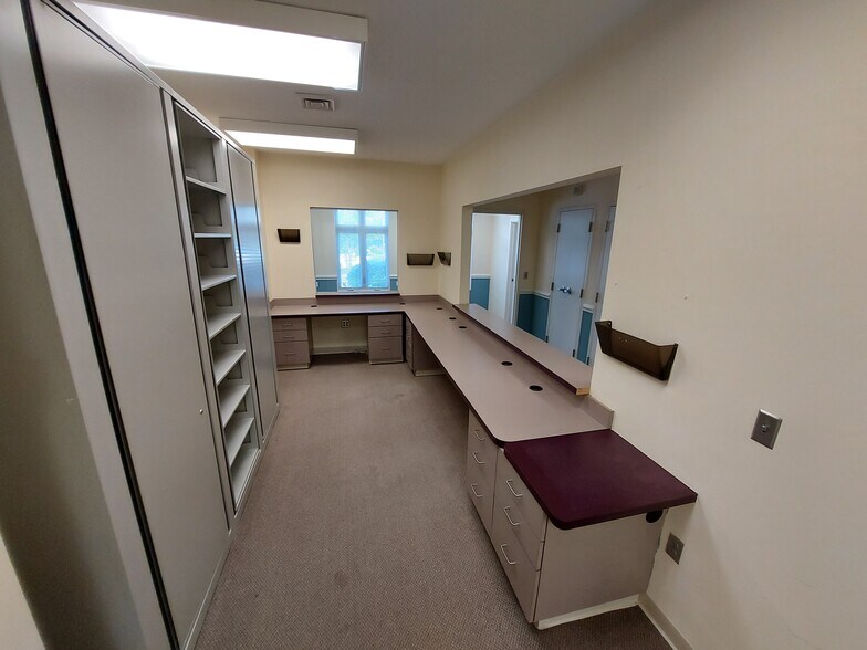 More Photos Of 5015 Southpark Dr, Durham Medical For Lease