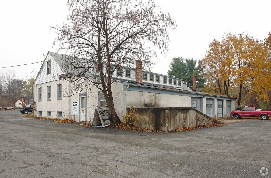 More Photos Of 1247 Queen St, Southington Freestanding For Sale