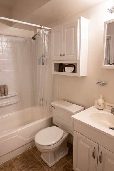 More Photos Of 7403 Elm Ave, Maplewood Apartments For Sale