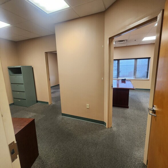 More Photos Of 47 Slade St, Fall River Showroom For Lease