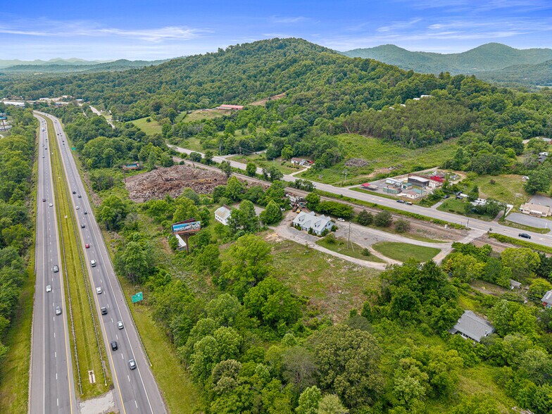 More Photos Of 14 Mimidis Ln, Swannanoa Office For Sale