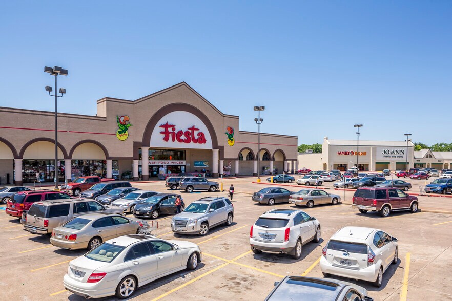 Primary Photo Of 12900 Willowchase Dr, Houston Unknown For Lease