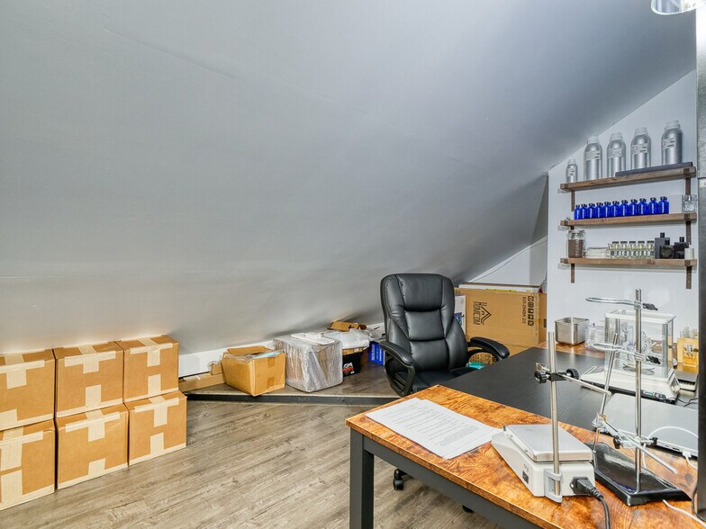 More Photos Of 10850 Pearl Rd, Strongsville Office For Sale