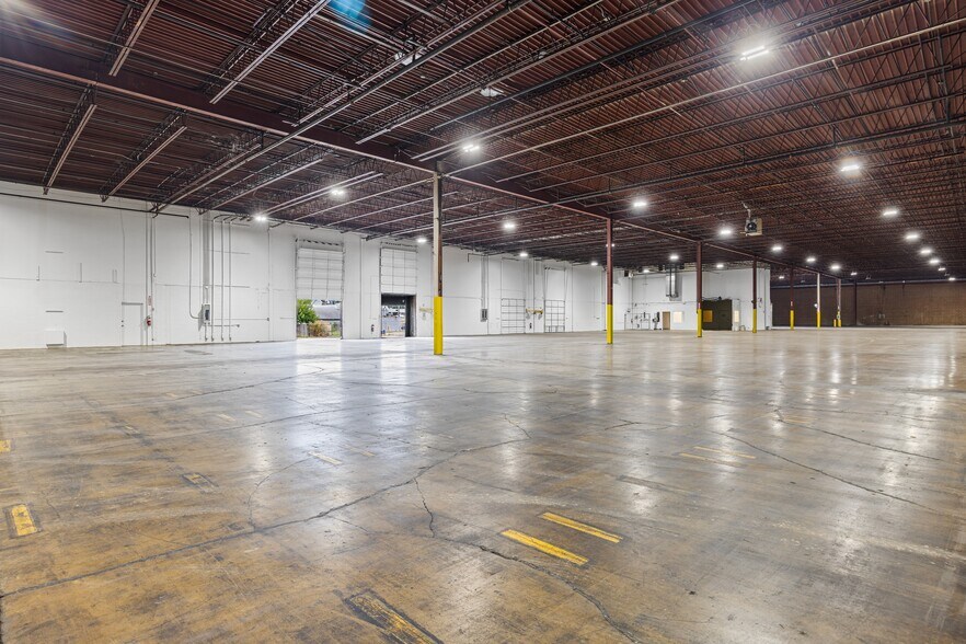 More Photos Of 237-265 E Belz Blvd, Memphis Distribution For Lease