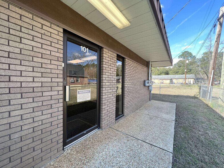 More Photos Of 1511 W 3rd Ave, Albany Office Residential For Lease