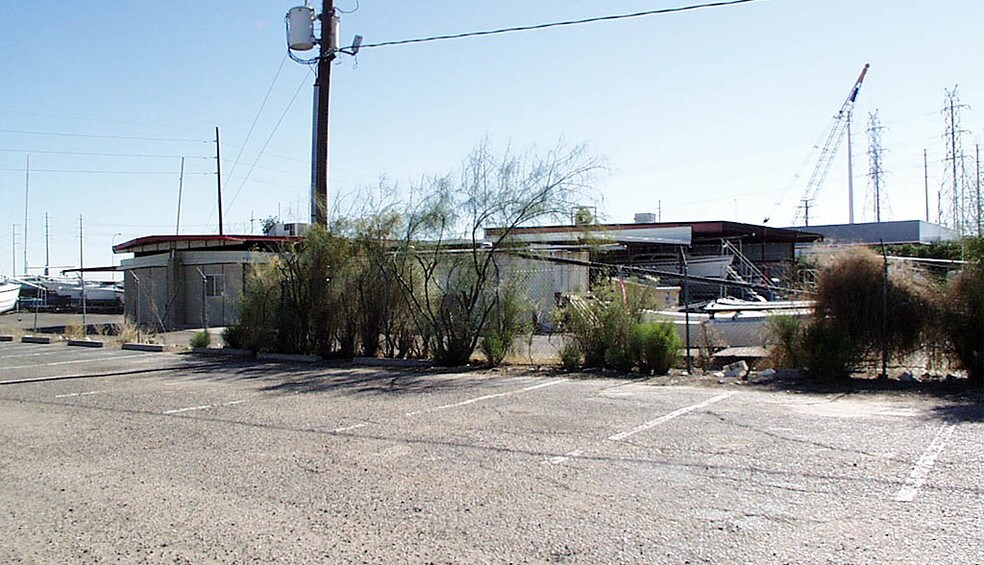 More Photos Of 820 N McClintock Dr, Tempe Warehouse For Lease