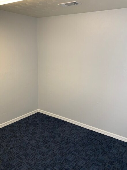 More Photos Of 3562-3570 NW 97th Blvd, Gainesville Distribution For Lease