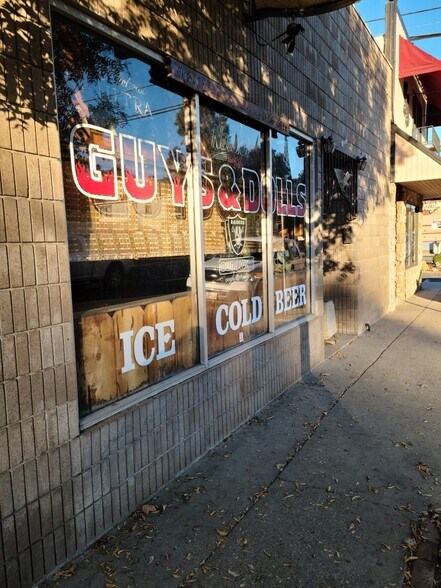 More Photos Of 821 5th St, Marysville General Retail For Sale