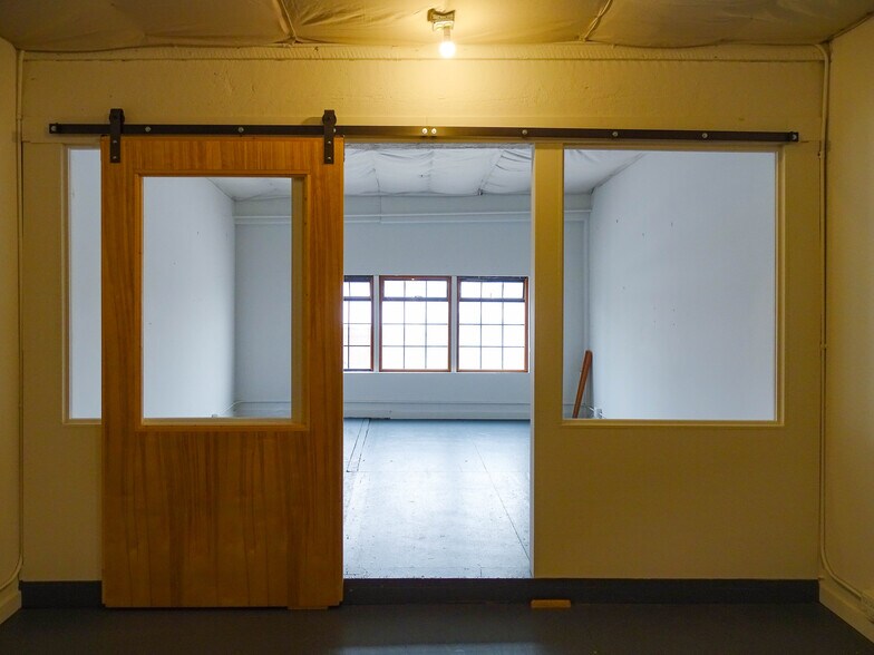 More Photos Of 111 S Lander St, Seattle Loft Creative Space For Sale
