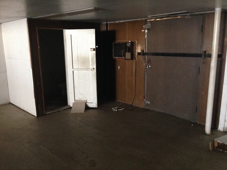 More Photos Of 12775 Avenue 416, Orosi Storefront For Lease