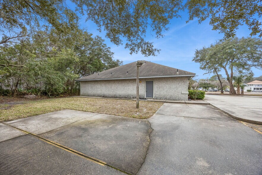 More Photos Of 1888 14th St S, Fernandina Beach Office For Lease