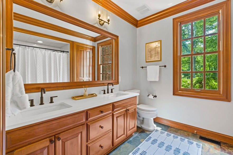 More Photos Of 5455 Plantation Rd, Sunbury Lodge Meeting Hall For Sale
