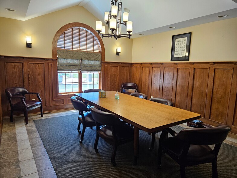 More Photos Of 820 N Michigan Ave, Saginaw Office For Sale
