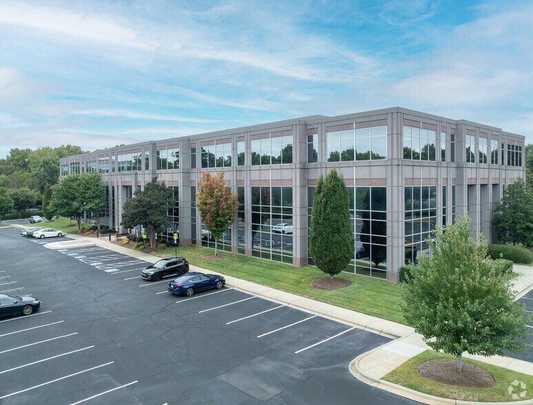 More Photos Of 10926 David Taylor Dr, Charlotte Coworking Space