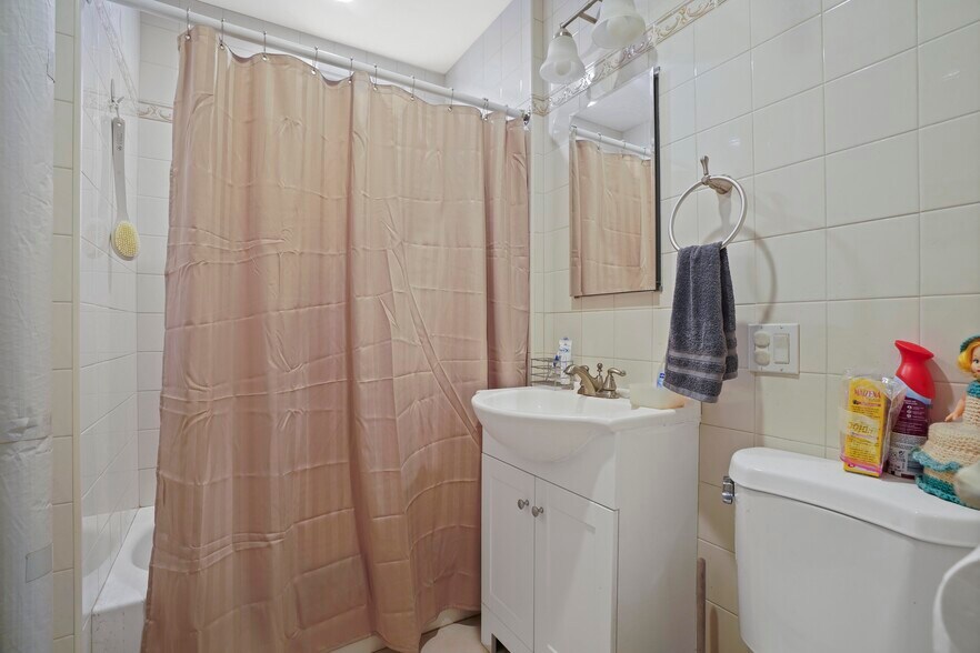 More Photos Of 6046 Putnam Ave, Ridgewood Apartments For Sale