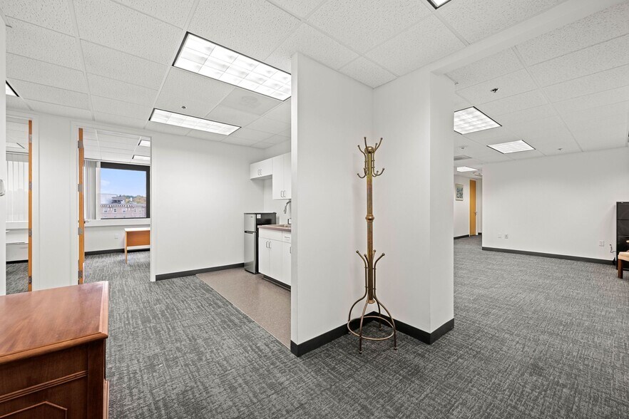 More Photos Of 300-334 Washington St, Newton Office For Lease