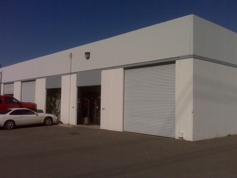 More Photos Of 16372 Construction Cir E, Irvine Warehouse For Lease