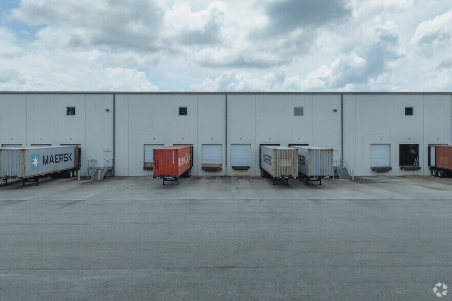 More Photos Of 4289 Crosspoint Dr, Ladson Distribution For Lease