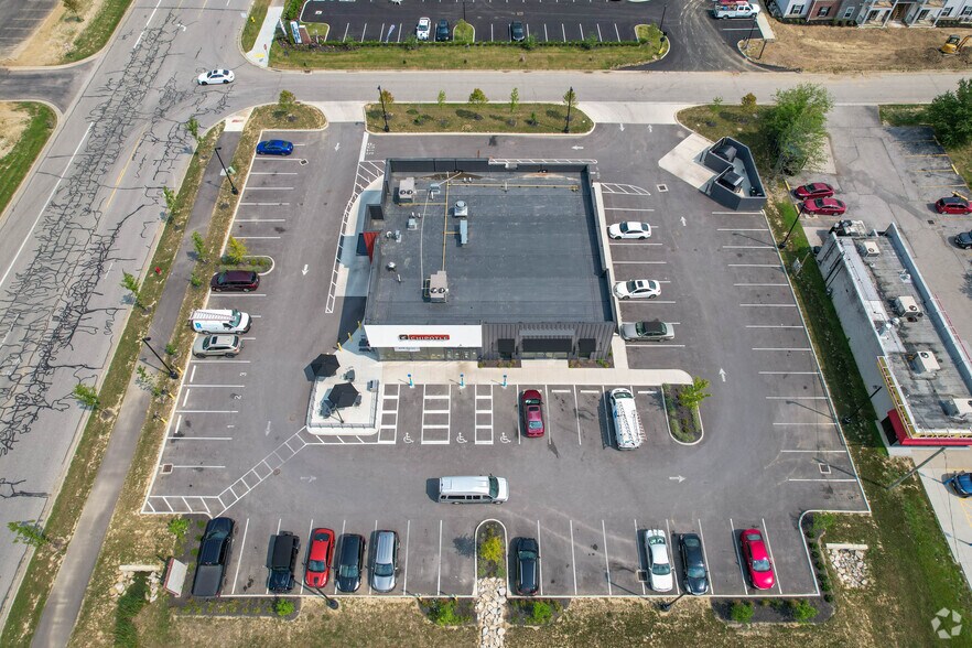 More Photos Of 7140-7162 Longhorn Dr, Sunbury Storefront For Sale