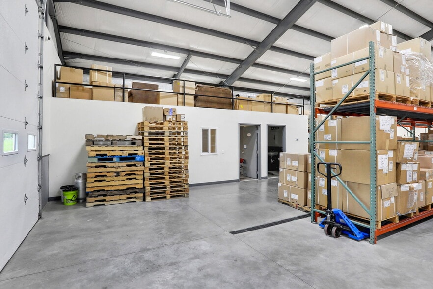 More Photos Of 269 Stone Schoolhouse Rd, Bloomingburg Warehouse For Sale