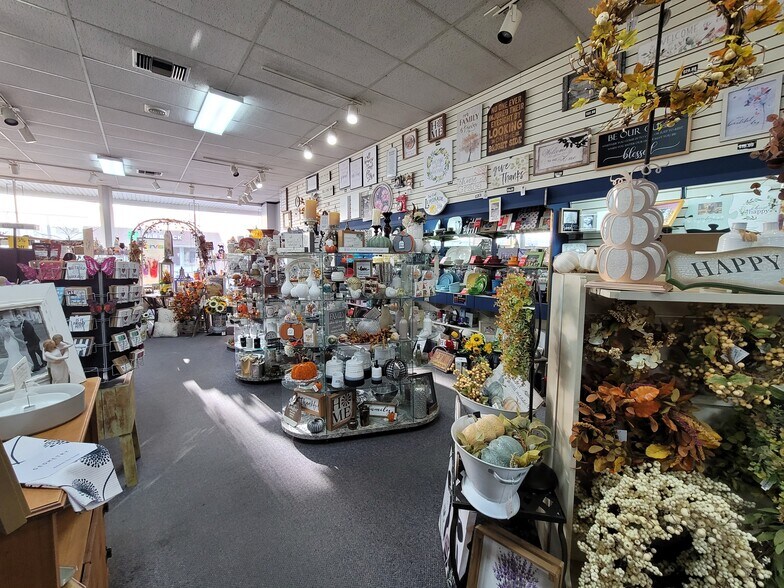 More Photos Of 302 N Main St, Rushville Storefront Retail Office For Sale