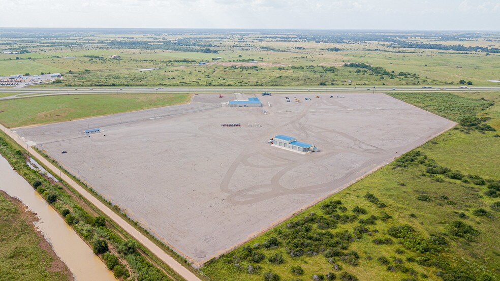 More Photos Of 7044 Interstate 10, Sealy Distribution For Sale