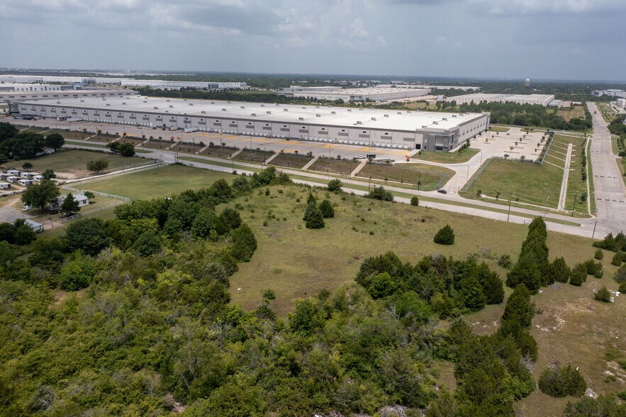 More Photos Of 3500 Telephone Road, Dallas Land For Sale