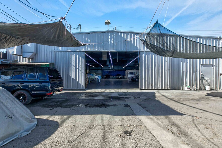 More Photos Of 11782 Sheldon St, Sun Valley Warehouse For Lease