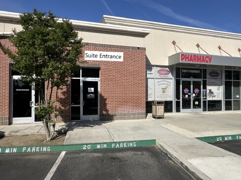 More Photos Of 9508 Stockdale Hwy, Bakersfield Office For Sale