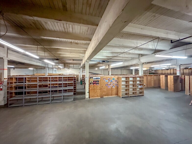 More Photos Of 1520 13th Ave, Seattle Warehouse For Lease