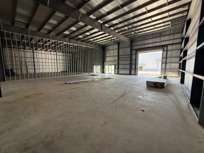 More Photos Of 142 John Galt Rd, Santa Rosa Beach Industrial For Lease