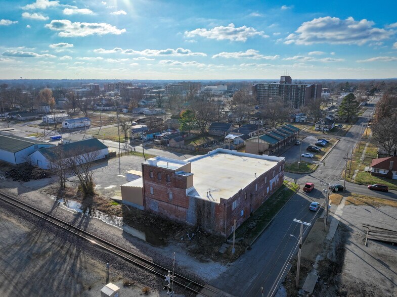 More Photos Of 230 D St NE, Miami Warehouse For Sale