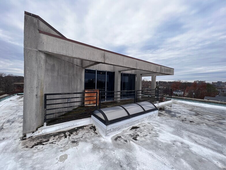 More Photos Of 1908 Mt. Vernon Ave, Alexandria Storefront Retail Office For Sale