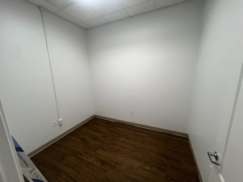 More Photos Of 3202 S W S Young Dr, Killeen Medical For Lease