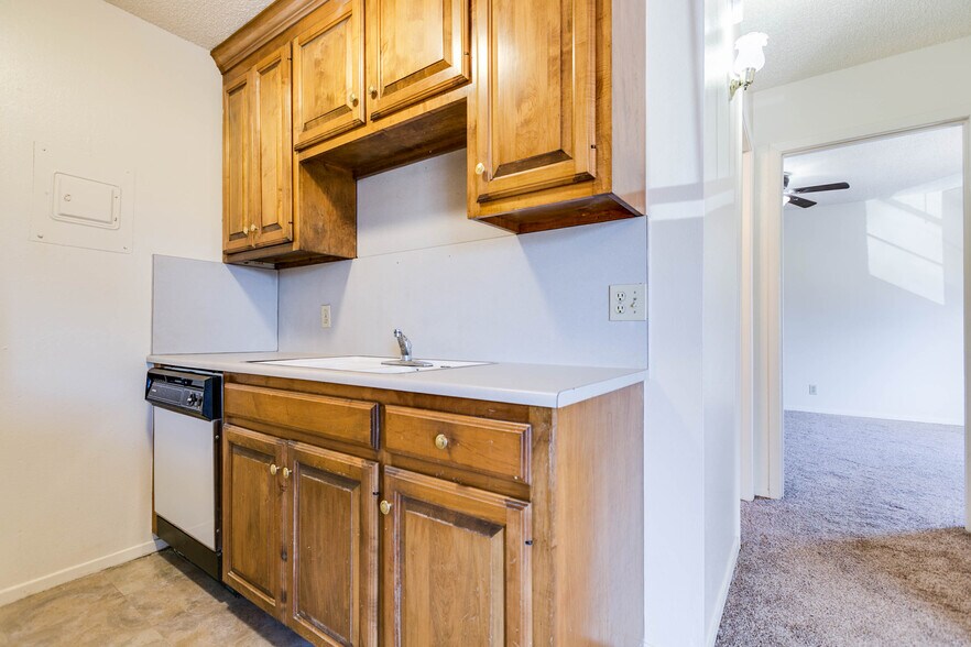 More Photos Of 1707-1717 Greenwood St, San Angelo Apartments For Sale