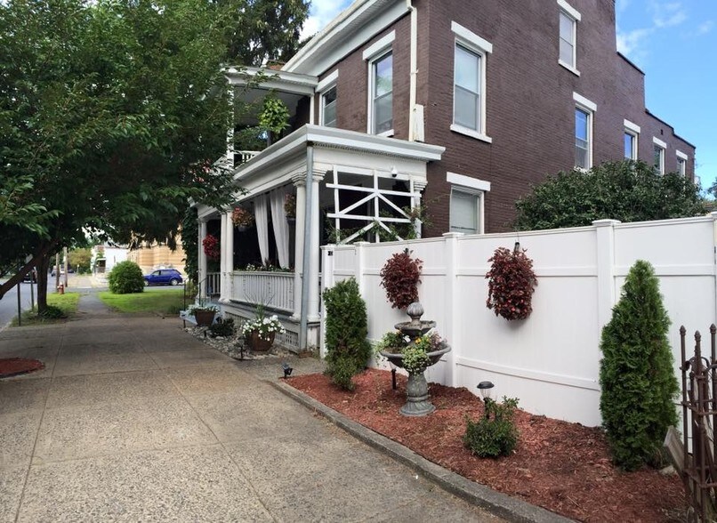 More Photos Of 562 5th Ave, Troy Specialty For Lease