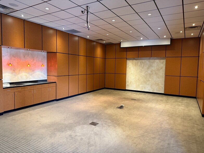 More Photos Of 4600 Mcleod Rd NE, Albuquerque Storefront Retail Office For Sale