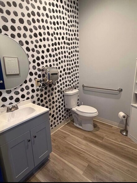 More Photos Of 8751 Commodity Cir, Orlando Medical For Lease