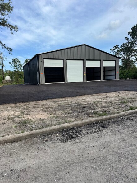 More Photos Of 18922 Caspian Dr, Humble Industrial For Lease