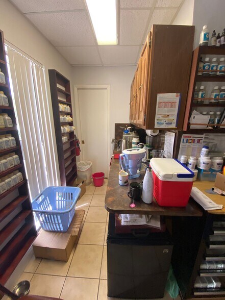 More Photos Of 21400-21414 W Dixie Hwy, Miami Medical For Lease